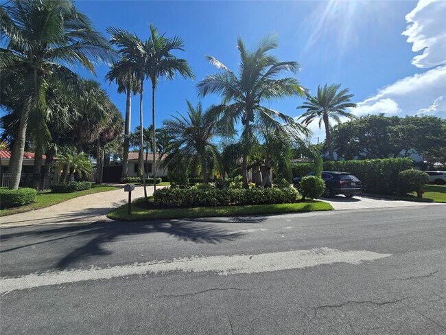 Foto del edificio - 3204 Barton Rd