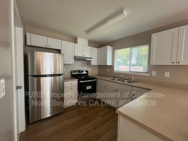 Building Photo - 470 Sherry Dr