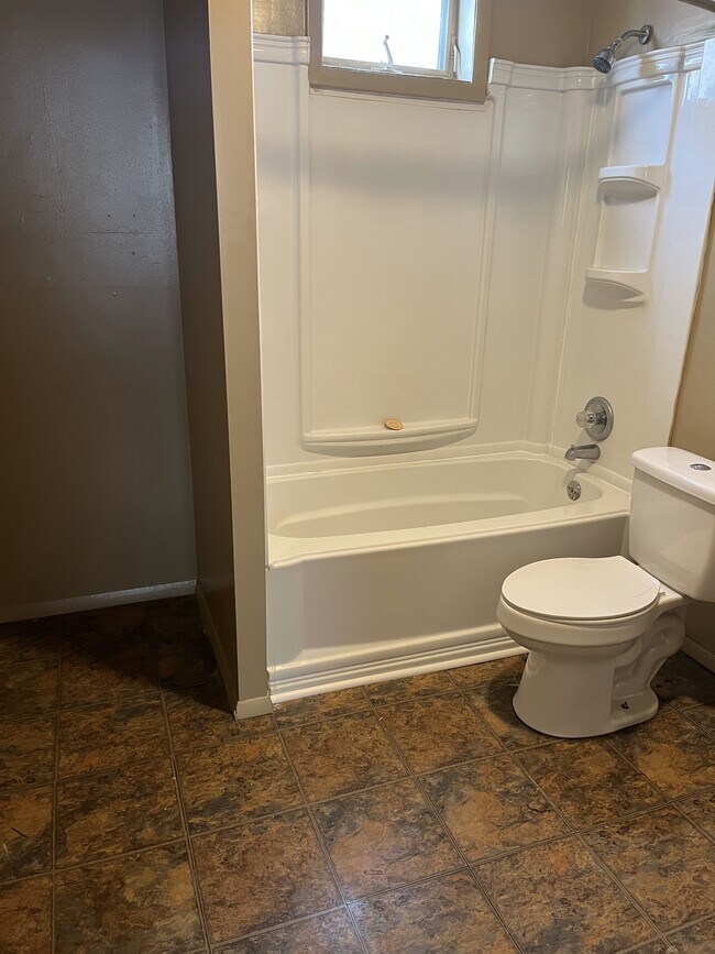 Foto del edificio - 633 E 11th St