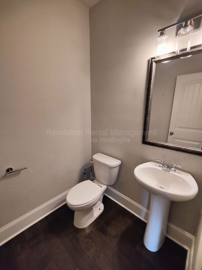 Building Photo - 823 Python Dr