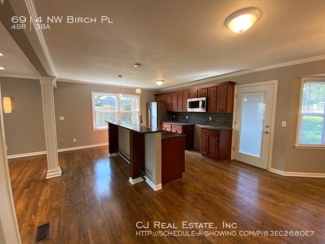 Foto del edificio - 6914 NW Birch Pl