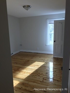 Building Photo - 6 Oakleigh Ave