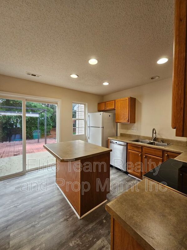 Building Photo - 12340 Honey Hill Lane