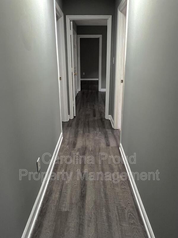 Building Photo - 487 Huntingridge Rd