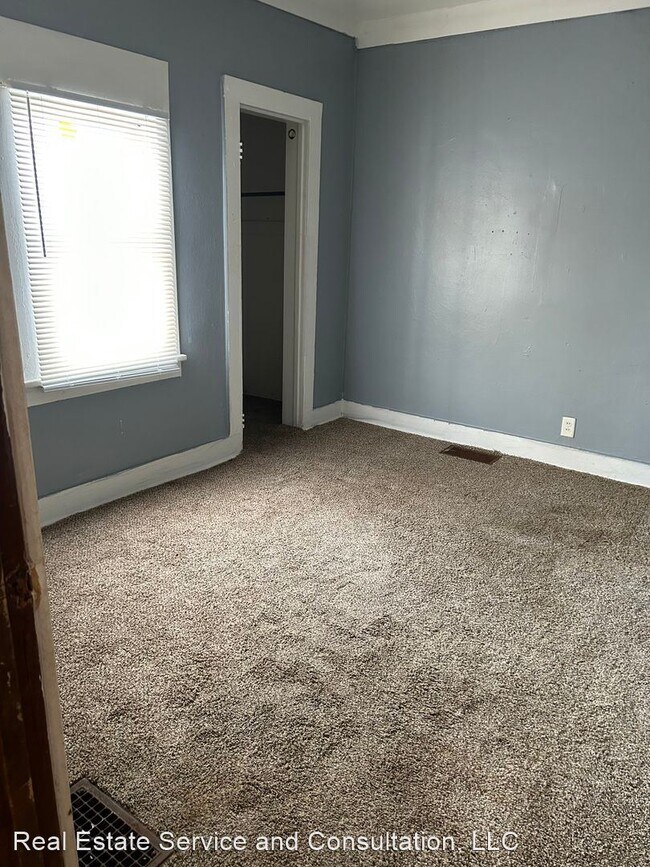 Building Photo - 2 br, 1 bath House - 816 S. Pasfield