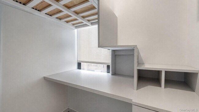 Foto del edificio - 40-22 61st St