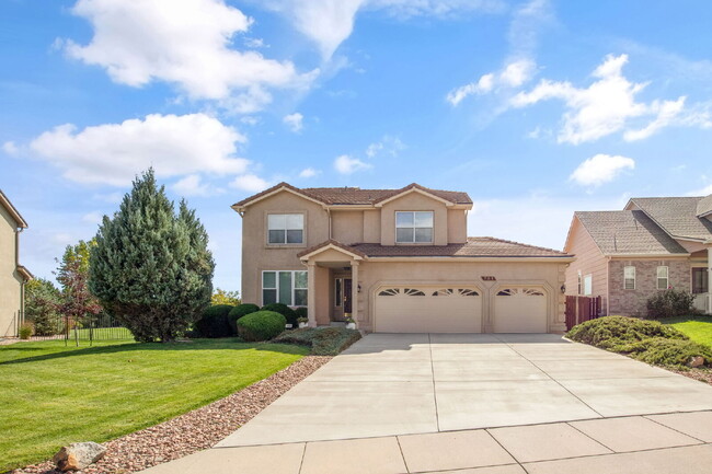 Building Photo - Stunning Cheyenne Mountain View Home Backi...