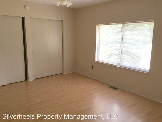 Building Photo - 708 4th St
