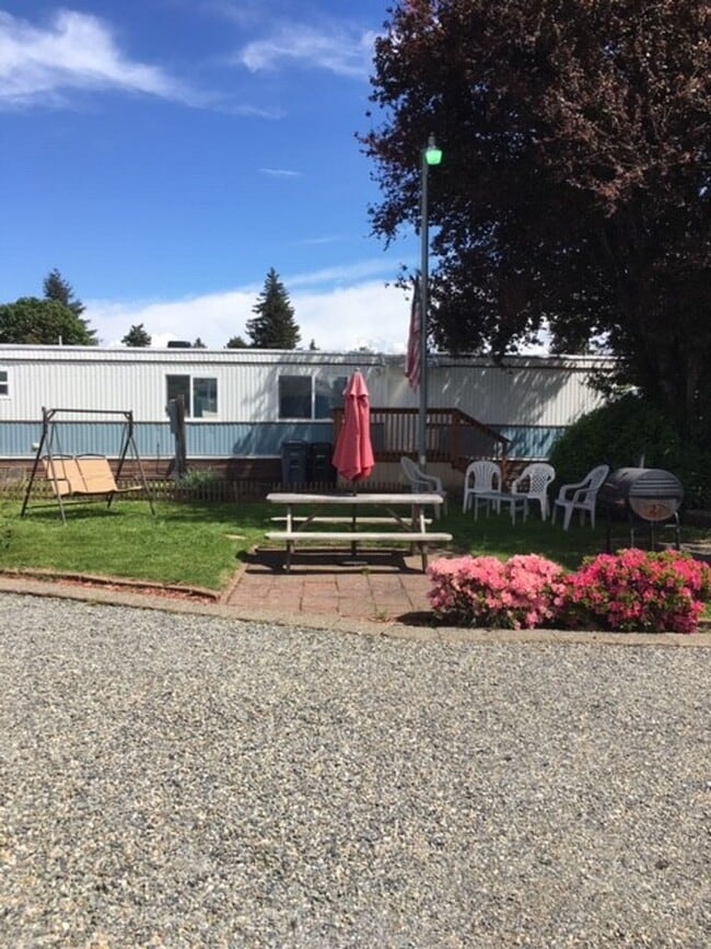 Building Photo - 1 Bed 1 Bath Mobile Home for Rent!