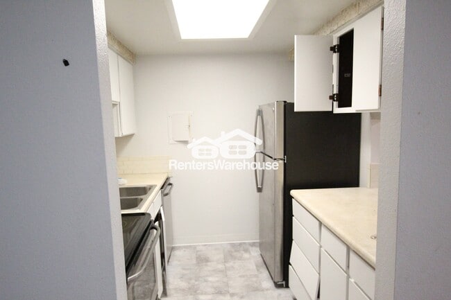 Foto del edificio - 12160 Huron St