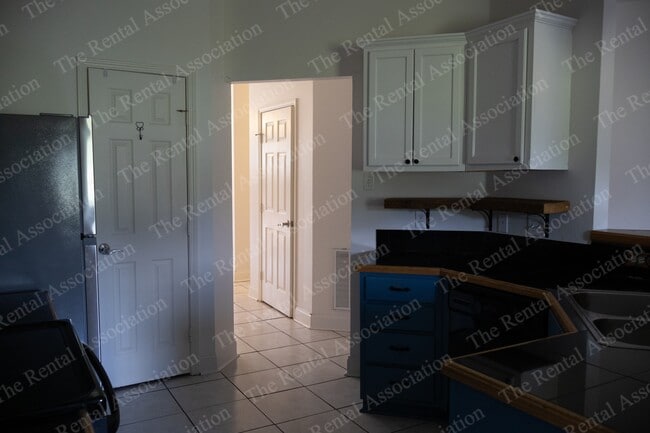 Foto del edificio - 2206 Desiree St