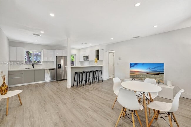 Foto del edificio - 843 SW 20th St