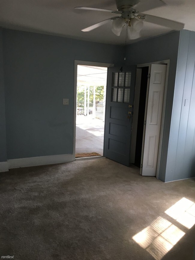 Building Photo - 45 E 60th St