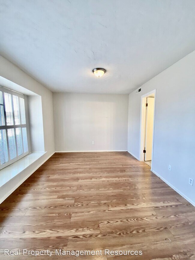 Building Photo - 3 br, 3 bath House - 11407 North May