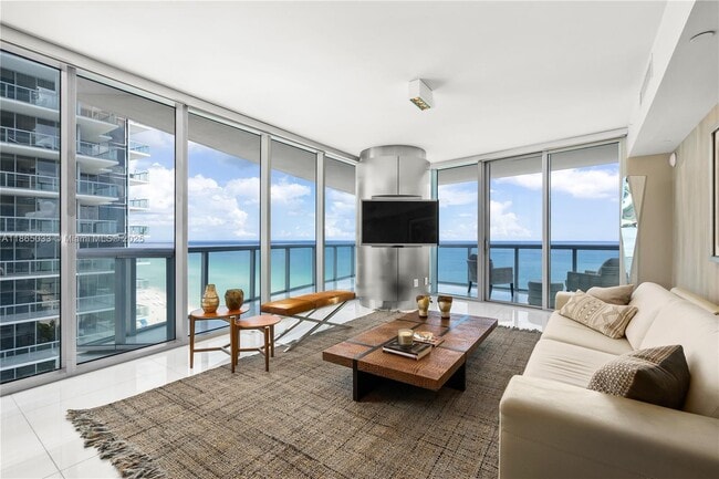 Building Photo - 17001 Collins Ave