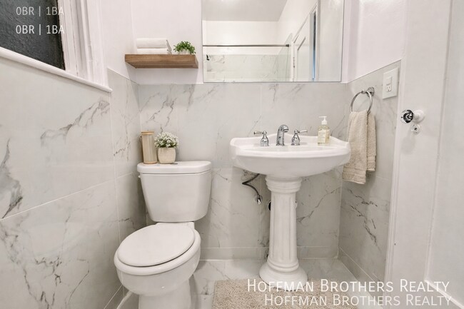 Foto del edificio - 800 N Las Palmas Ave