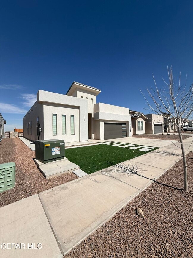 Building Photo - 13389 Carterton Ave