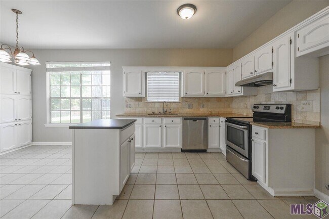 Foto del edificio - 7131 Point Avery Dr