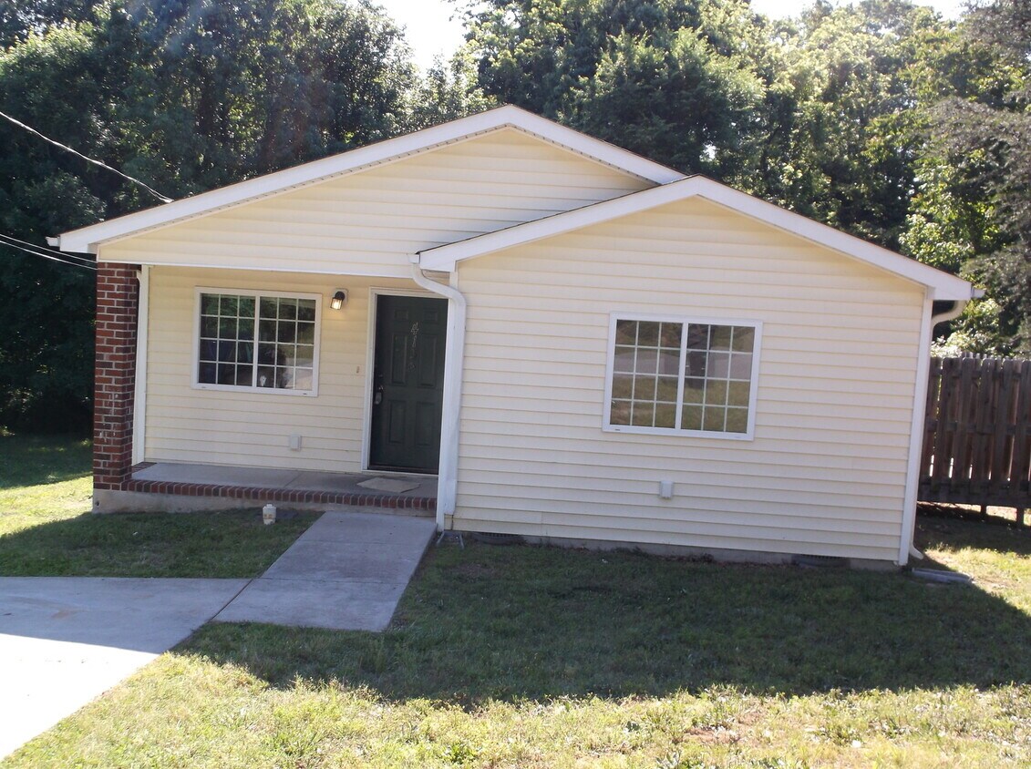 Foto principal - One Level House for Rent-Clemmonsville Rd....