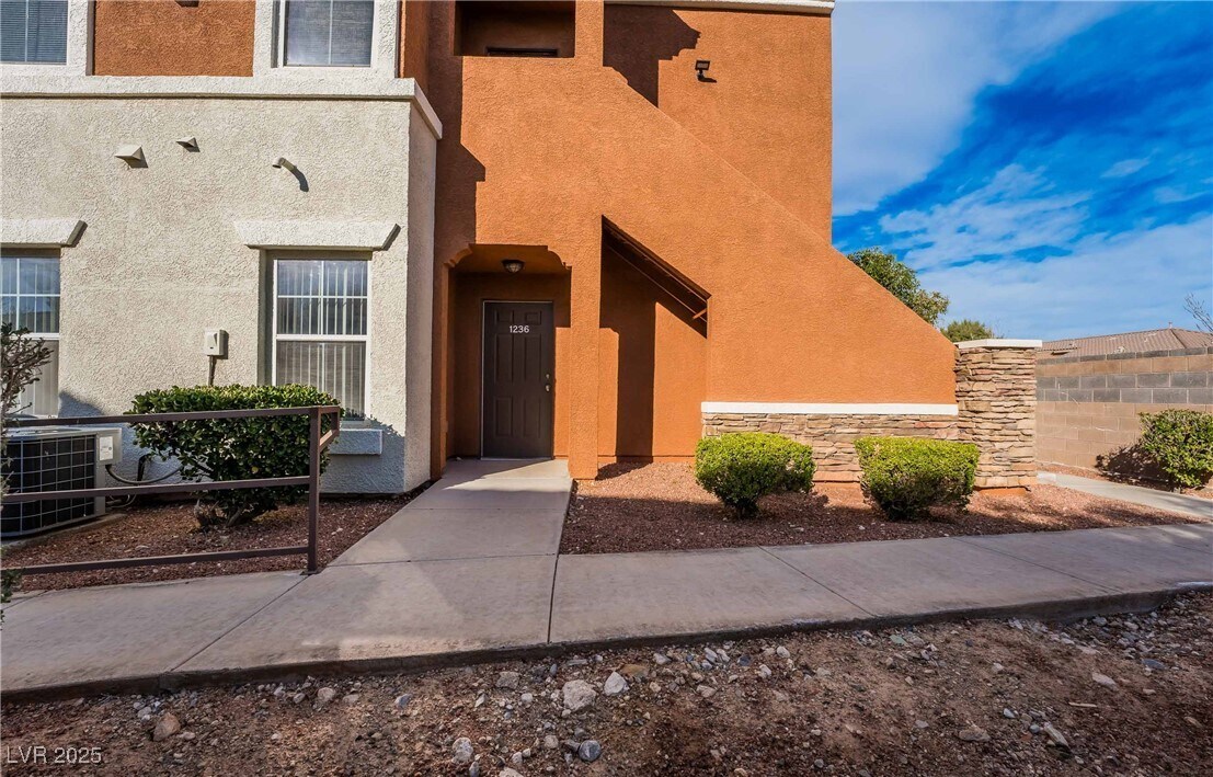 Foto principal - 9303 Gilcrease Ave