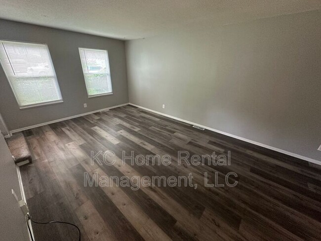 Building Photo - 6753 N Askew Cir