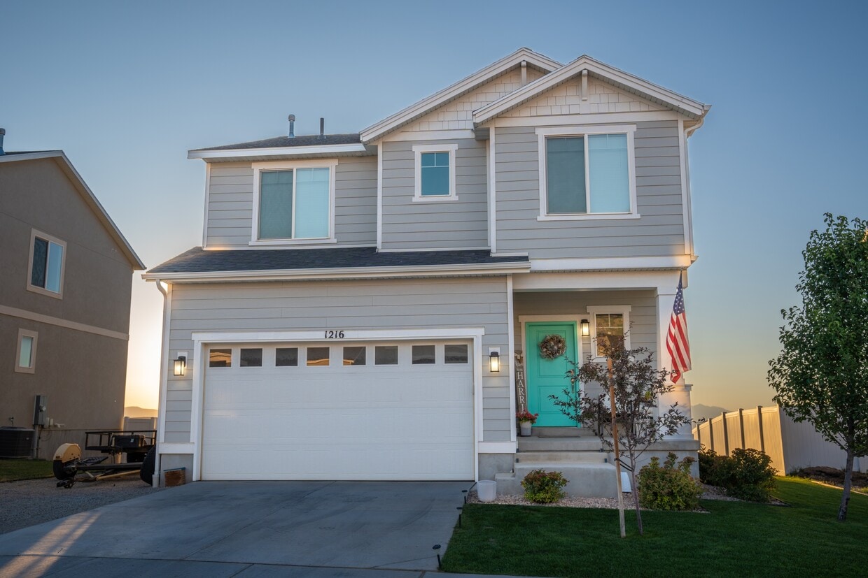 Foto principal - 1216 S Raintree Ln