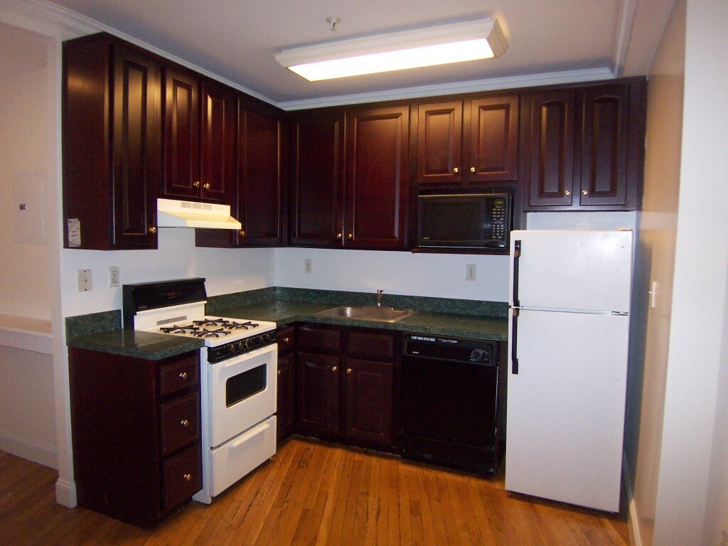 Primary Photo - 57 Sip Ave