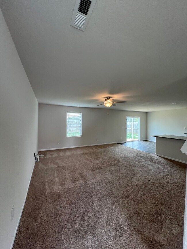 Foto del edificio - Charming 3 Bedroom Home Located In Zebulon NC!!!
