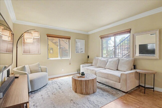 Foto del edificio - Walk to Balboa Park from This Beautiful Golden Hill Condo with Two Side-by-Side Parking Spaces