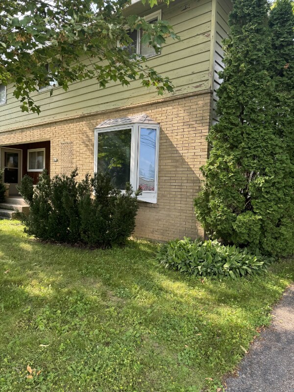 40 W 14th St Unit 401B West 14th Street, Marshfield, WI 54449 Room