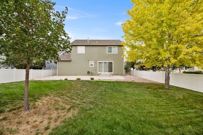 Foto del edificio - 5 Bed 3.5 Bath Home in Maple Hills Availab...