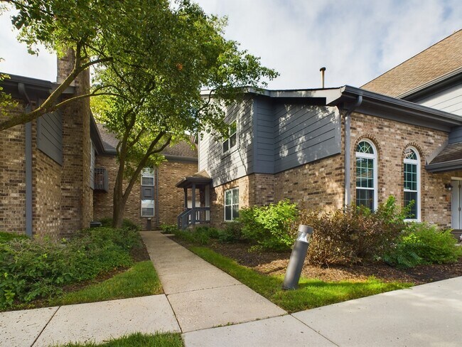 Building Photo - 11 Foxcroft Rd