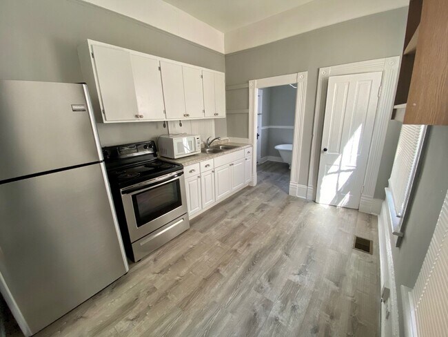 Foto del edificio - 2/1 Available now in the Downtown area!