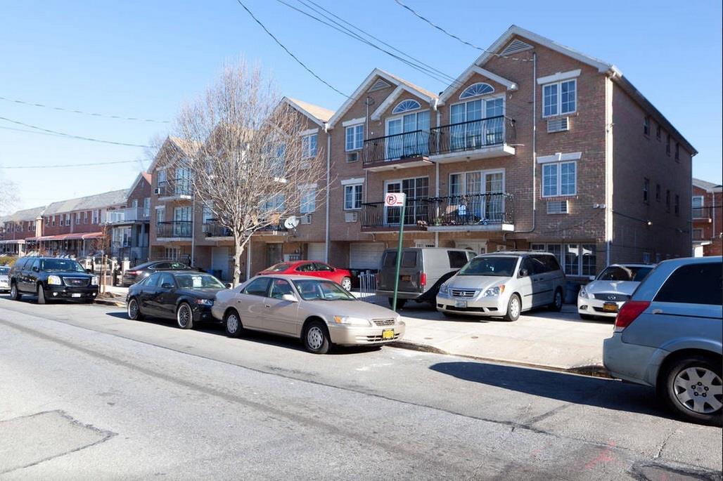 Primary Photo - 30-47-47 82nd St