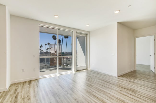 The Stanford West 91 Photos &amp; 0 Reviews Apartment for