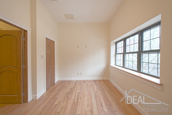 Building Photo - 174 Hoyt St