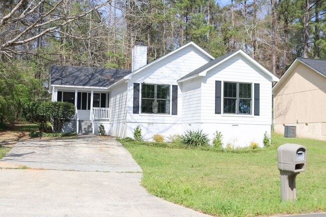 Building Photo - Gated Community Living