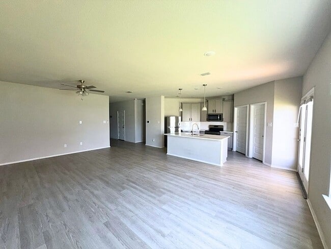 Building Photo - 8978 Fair Oaks Dr