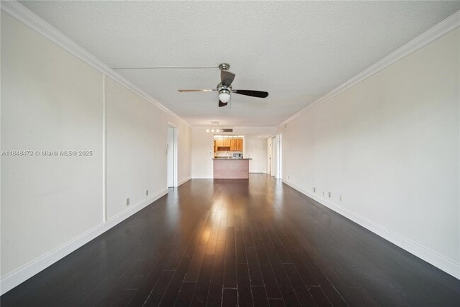 Foto del edificio - 100 Lakeview Dr