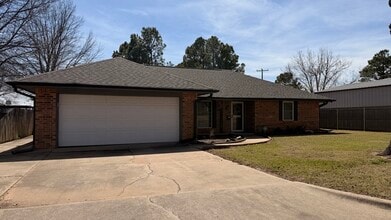 Building Photo - 209 E Cammack St