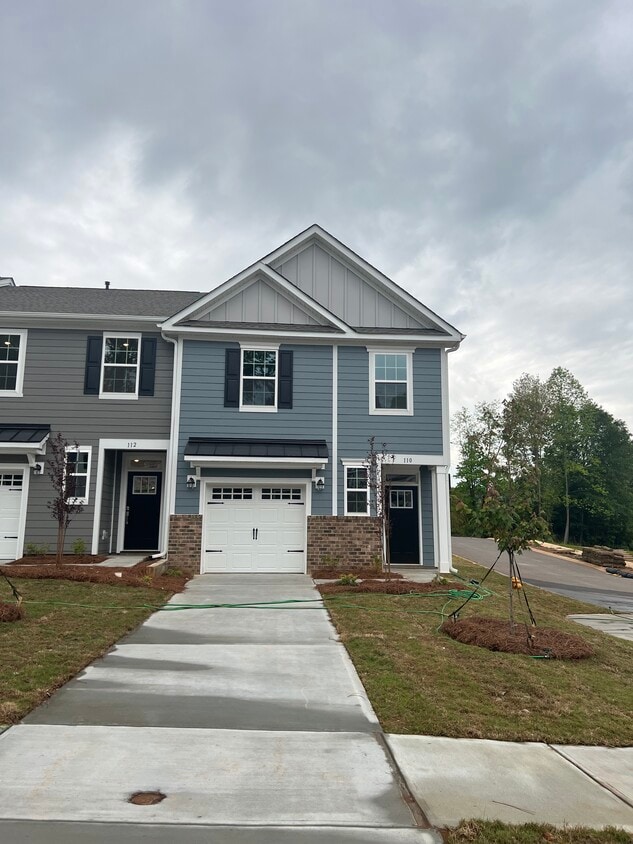 110 Wethington Way, Travelers Rest, SC 29690 Townhome Rentals in