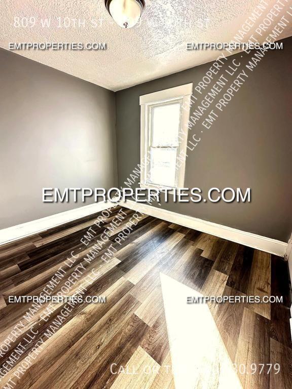 Foto del edificio - 809 W 10th St