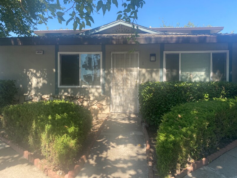 Primary Photo - 5984 Walerga Rd