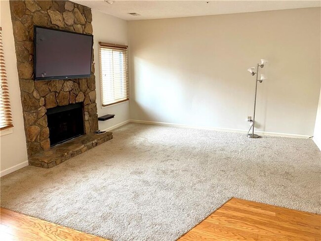 Building Photo - 505 Roswell Landings Dr