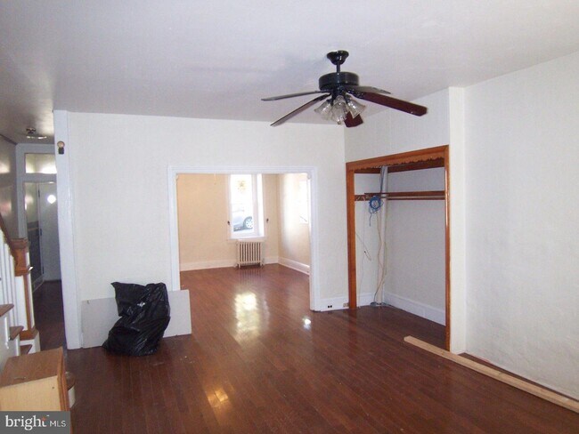 Building Photo - 133 Jamestown Ave.
