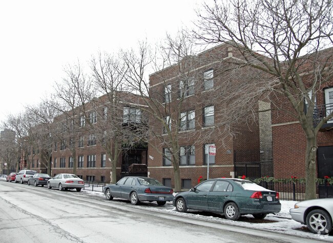 Building Photo - 1133 W Grace St