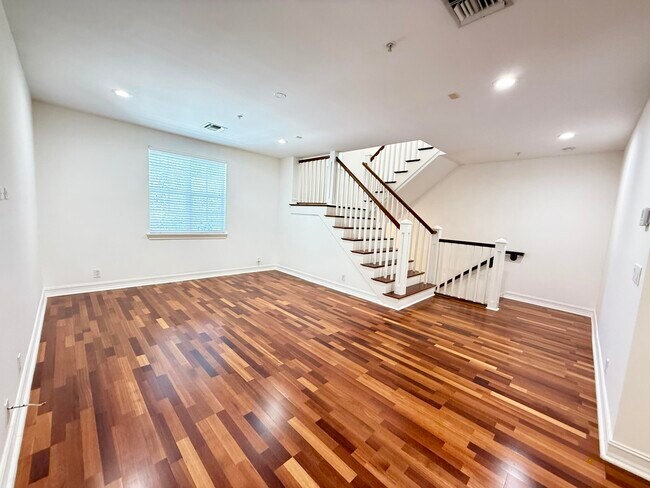 Foto del edificio - 319 Flamingo Dr