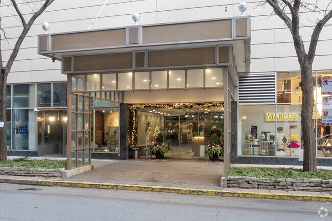 Entrance - Michigan Place