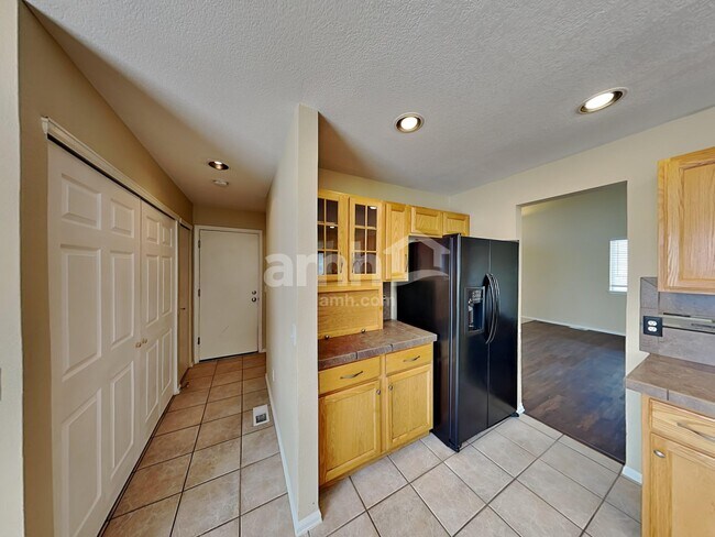 Building Photo - 17606 Peyton Dr