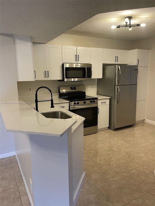 Foto del edificio - 8781 Wiles Rd